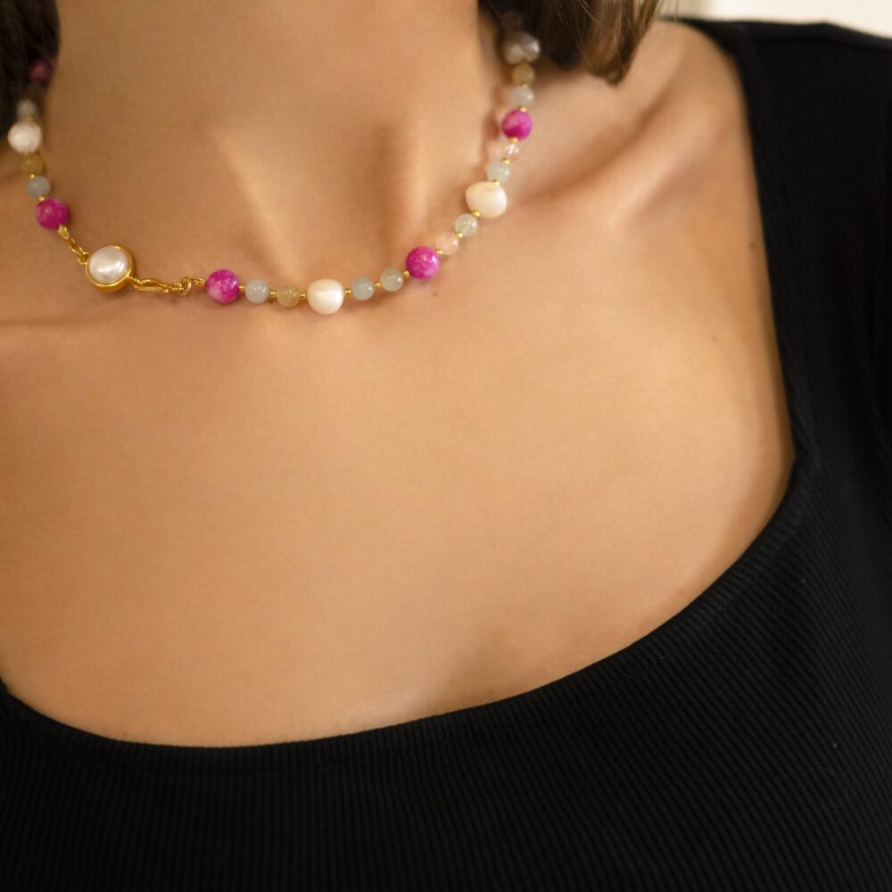 Choker na szyję z Kolorowych kamieni i pereł Blossom Peony