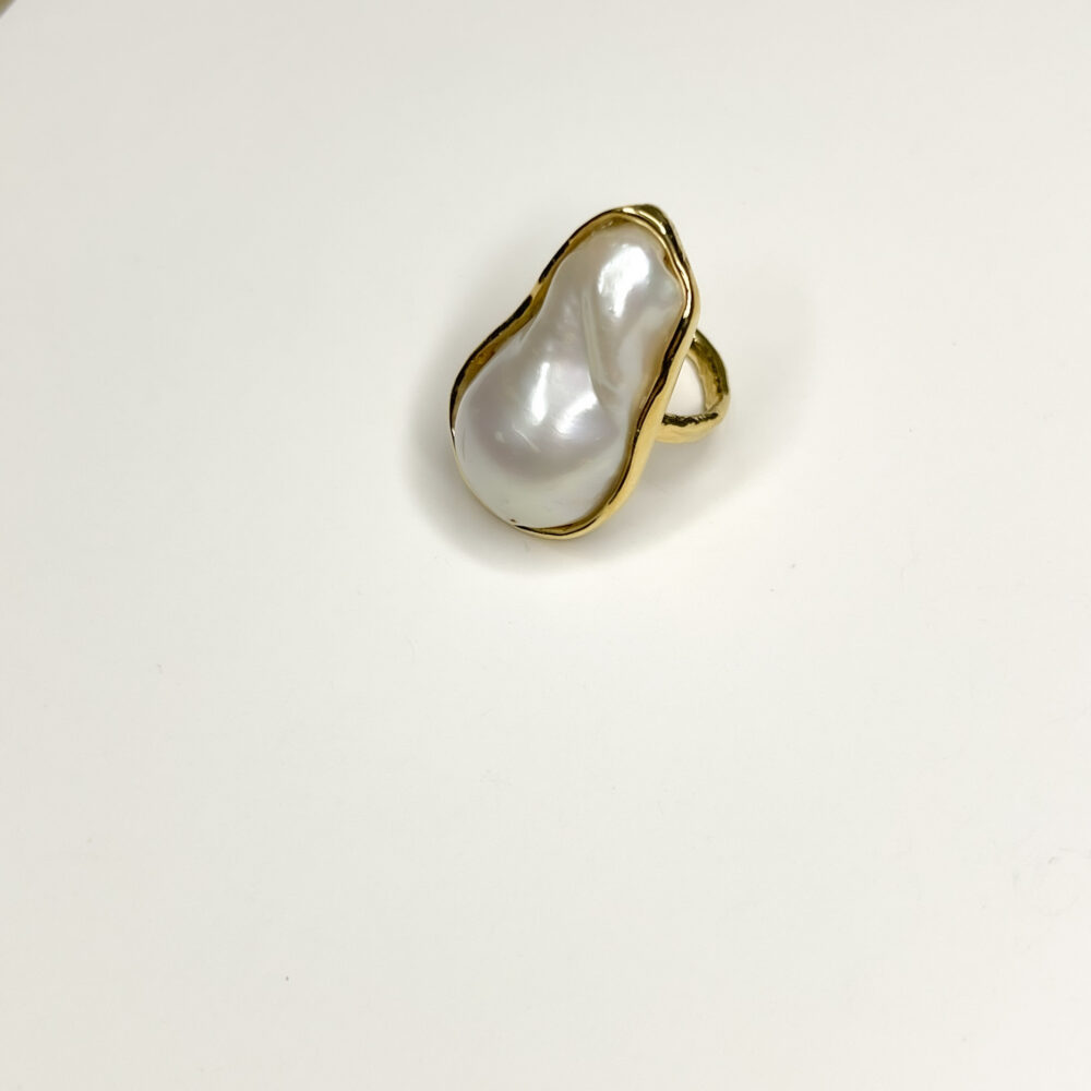 Pierścionek z perłą barokowa